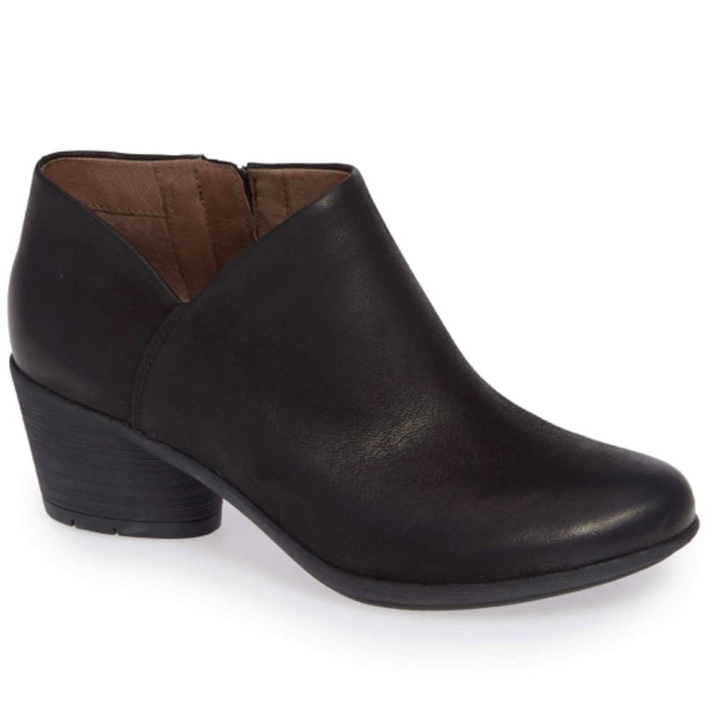Dansko Raina Black Burnished Nubuck leather Ankle Boots Size 40 US 9.5 / 10